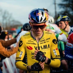 AGU 2024 Visma Lease A Bike Gloves -Cycling Clothing Store 2024 Visma Lease A Bike Gloves rider3 44225.1710632854