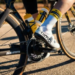 AGU 2024 Visma Lease A Bike Socks -Cycling Clothing Store 2024 Visma Lease A Bike Socks rider 59951.1710692542